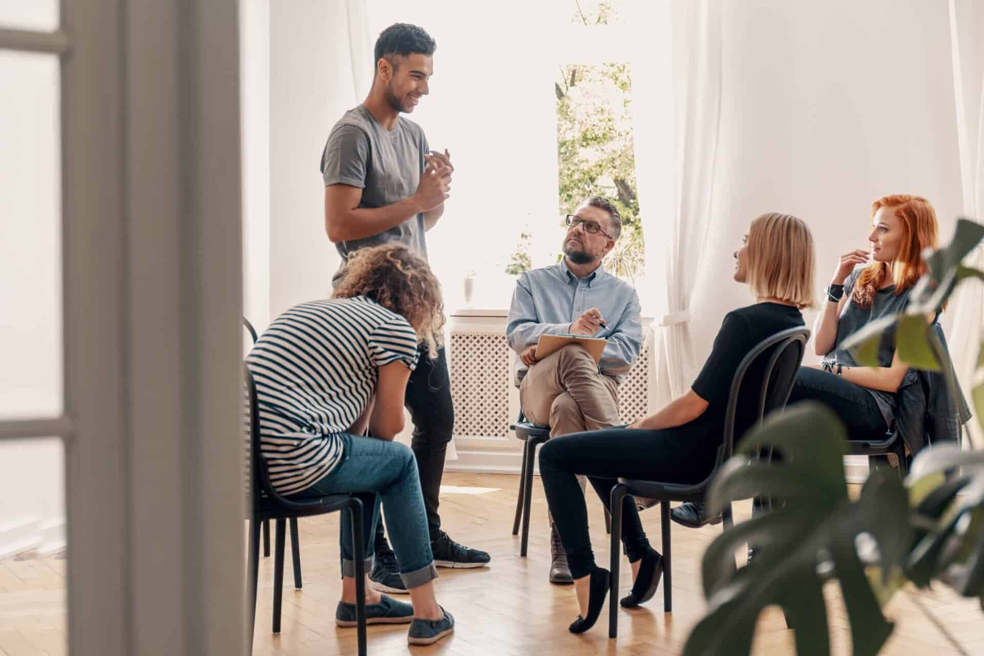 Continuous Peer Support in a Therapeutic Setting