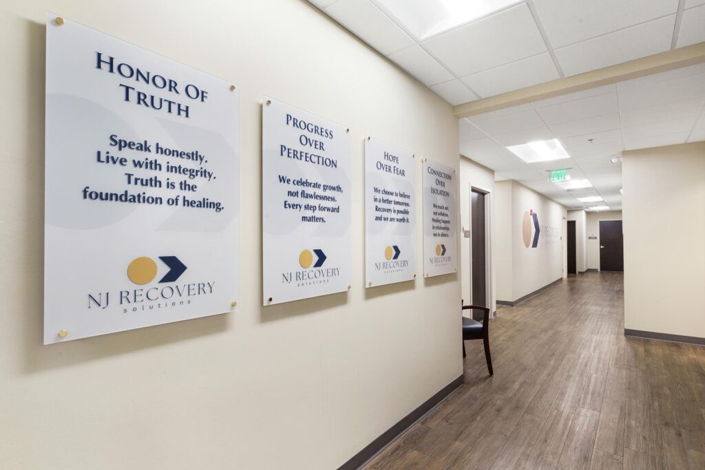 83 Hanover Road, Florham Park - Clinical-30_compressed